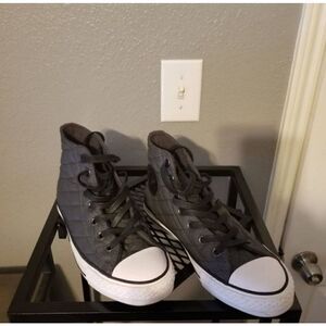 Converse Chuck Taylor All Stars High Tops Sneakers Size W-8 M-6
